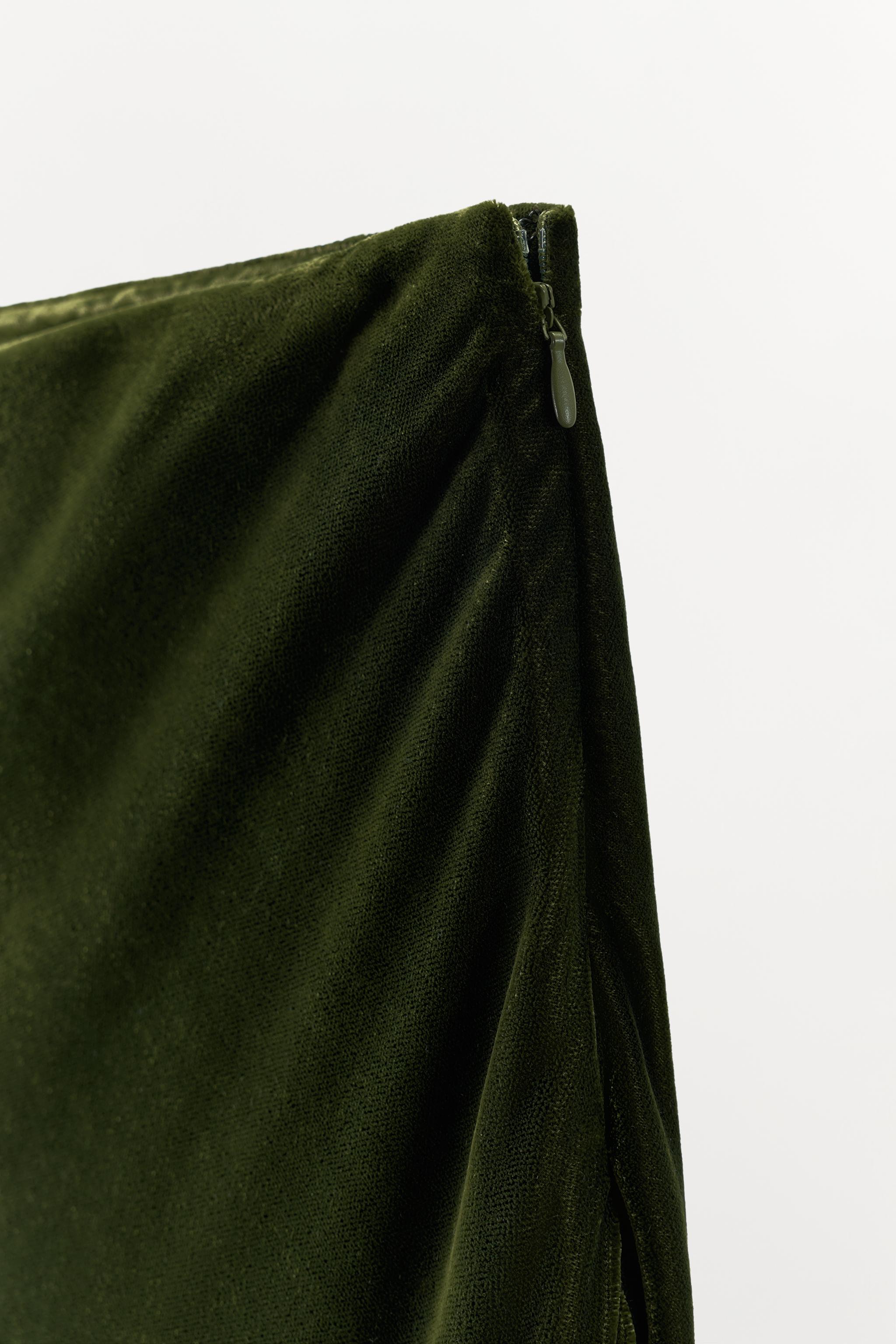 JUPE MI-LONGUE EN VELOURS ET DENTELLE